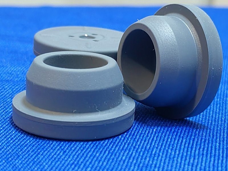 13 мм 20 мм 28 мм серый цвет Стеклянные инъекционные флаконы Используйте лиофилизованный порошок флакон Фармацевтический бутиловый резиновый провод